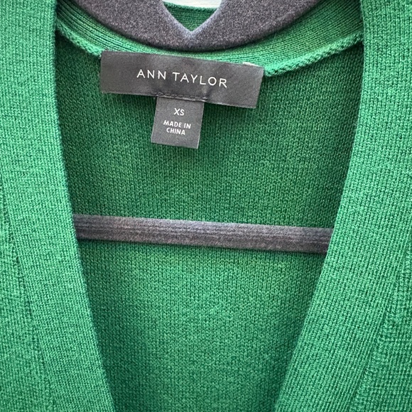 XS Green Ann Taylor Long Cardigan - Picture 3 of 4